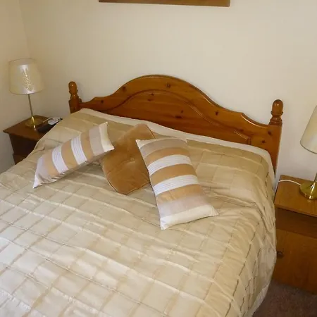 Hillcrest Country 4*